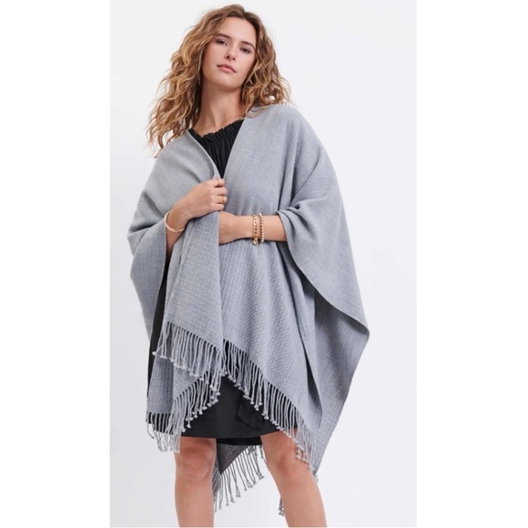 Mersea Classic Travel Wrap in Fog One Size - Picture 3 of 11